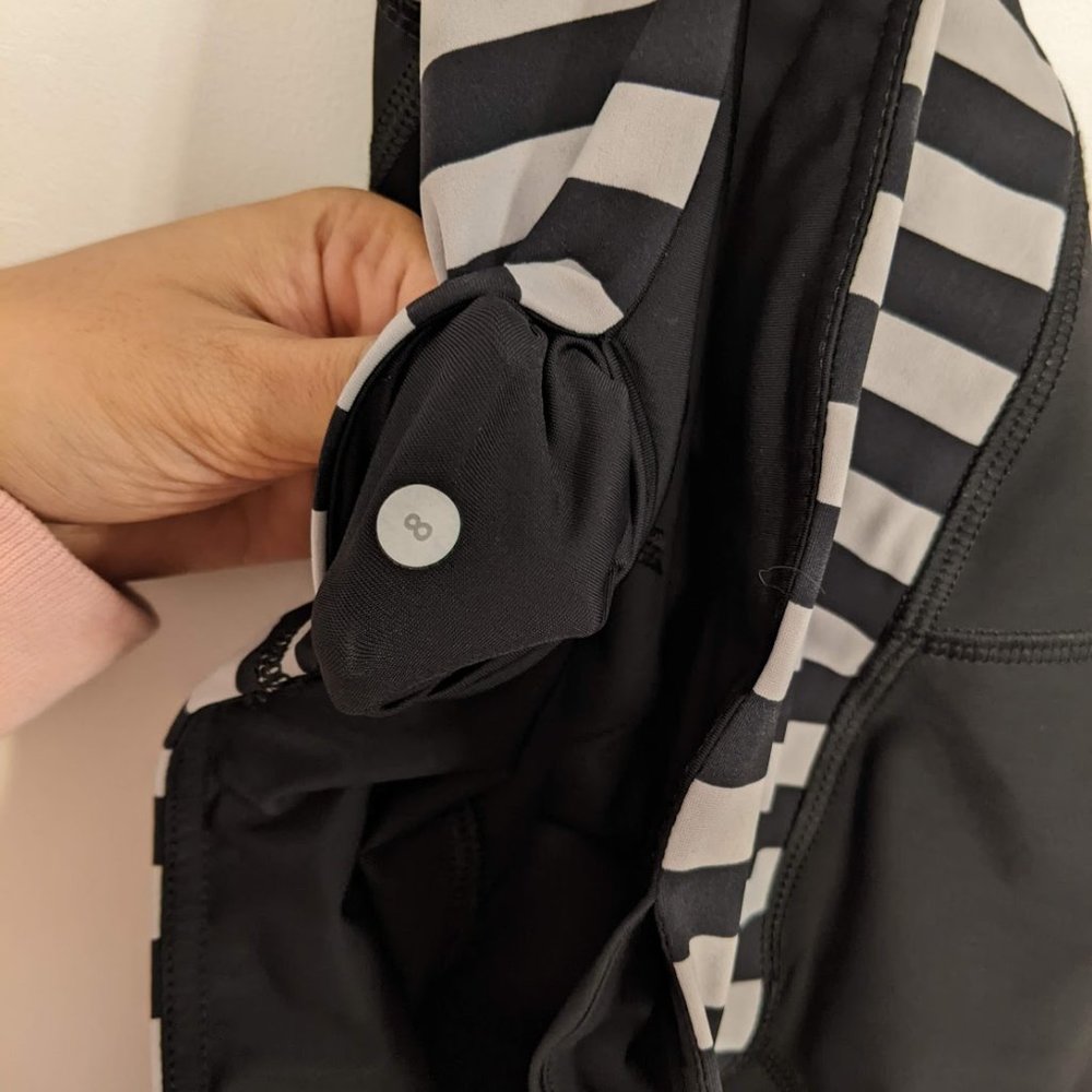 Lululemon Water Bound Crop Black/Apex Stripe Printed Black Dune 8 - Picture 16 of 16